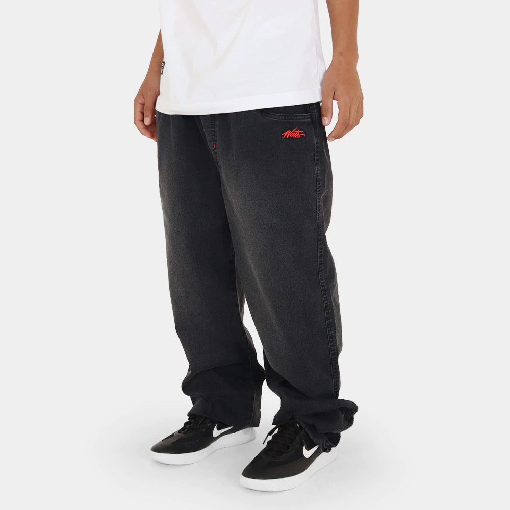 CALÇA WATS JEANS  RETA TAG - PRETO MARMORIZADO COM BORDADO VERMELHO.