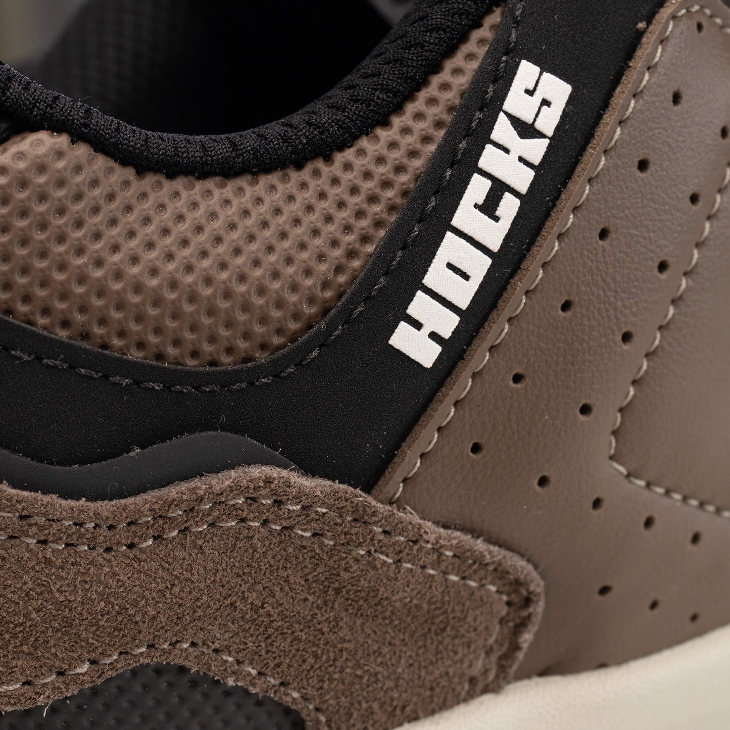 TENIS HOCKS 4MIGA 011 CAFE PRETO