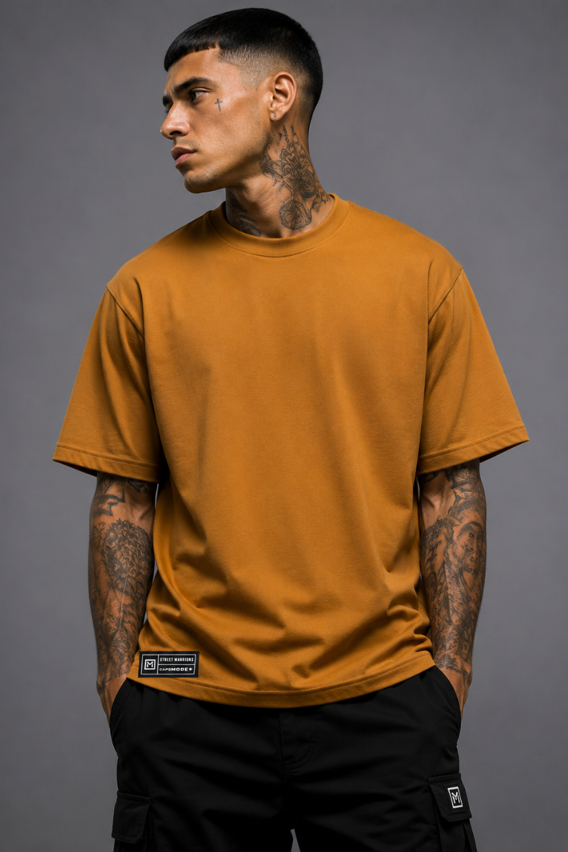CAMISETA MANOS CAPS OVERSIZED ESSENTIAL BOY