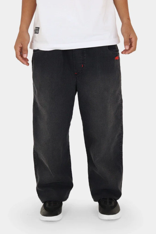 CALÇA WATS JEANS  RETA TAG - PRETO MARMORIZADO COM BORDADO VERMELHO.