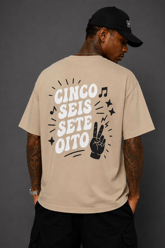 CAMISETA MANOS CAPS OVERSIZED ESSENTIAL NUMBER