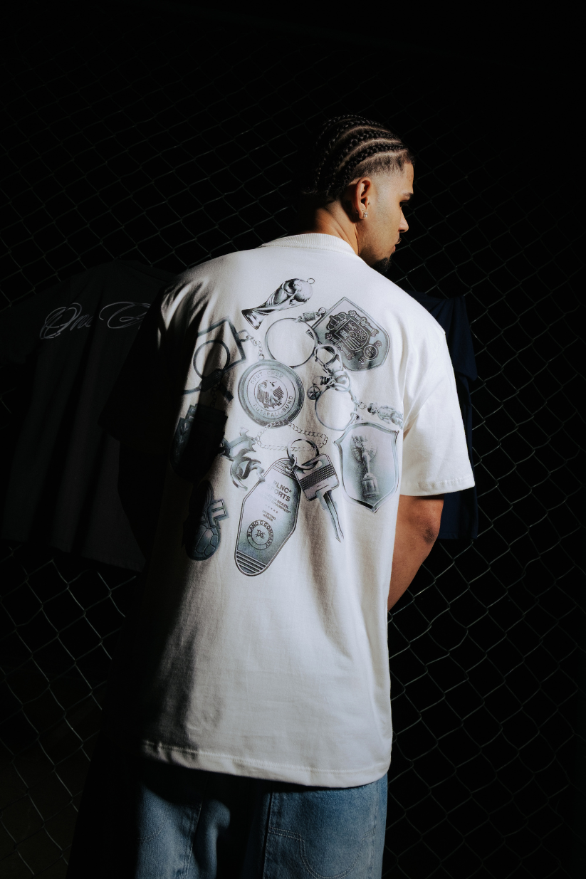 CAMISETA KEYCHAINS PLANO C