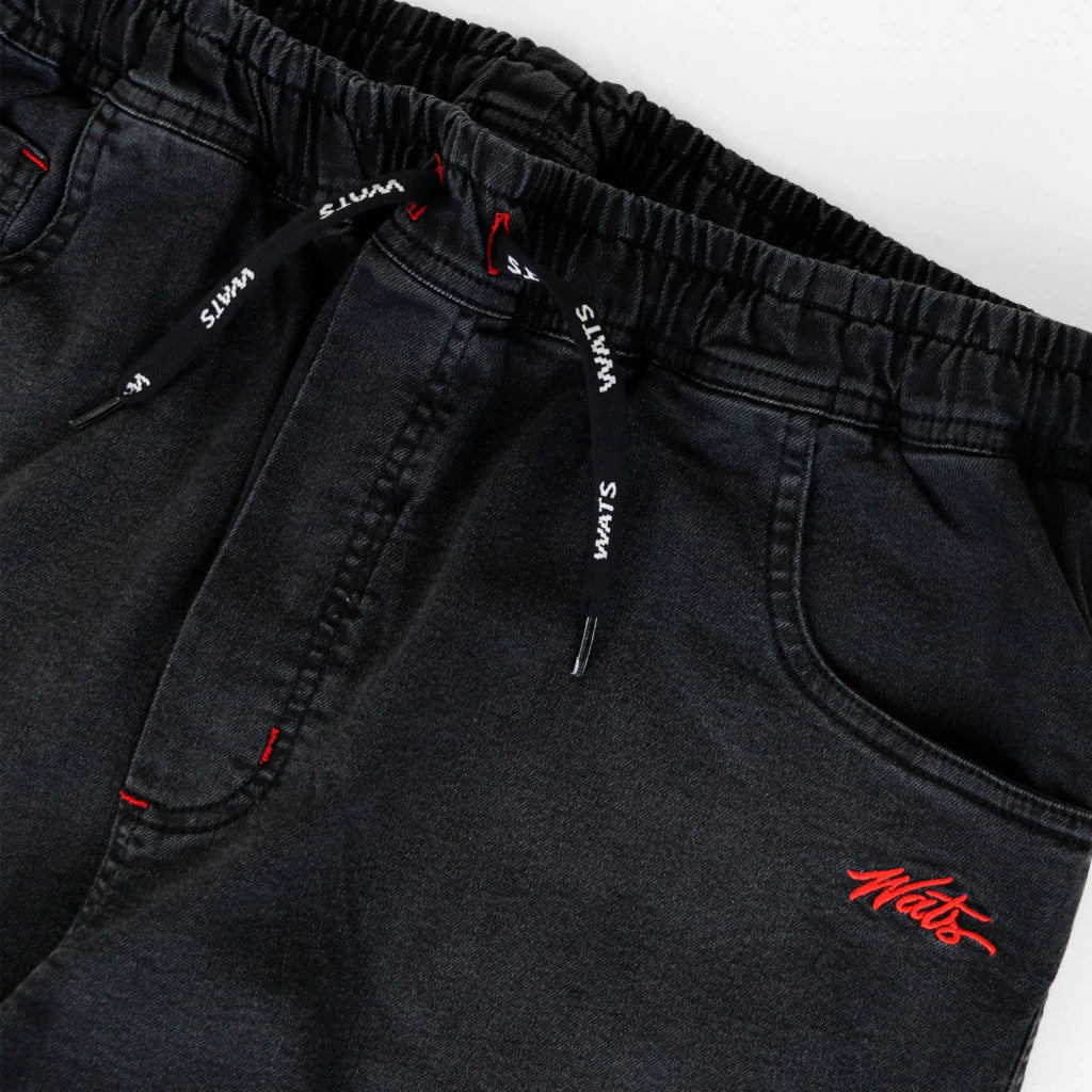 CALÇA WATS JEANS  RETA TAG - PRETO MARMORIZADO COM BORDADO VERMELHO.
